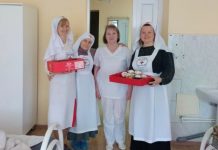 Общество милосердия Свято-Троицкого храма провело пасхальную благотворительную акцию