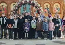 Школьники из пос. Кутаиса посетили Свято-Троицкий храм с экскурсией