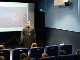 Иерей Владимир Иванов принял участие в кинопоказе в рамках оперативно-профилактической операции «Чистое поколение» социального кинопроекта по профилактике асоциальных явлений