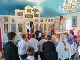 В Михайло-Архангельском храме ст. Мартанской провели экскурсию для школьников