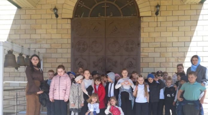 Казачата посетили с экскурсией Свято-Троицкий храм г. Горячий Ключ