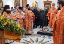 Митрополит Василий совершил богослужения в женском монастыре в честь иконы Божией Матери «Нерушимая стена»