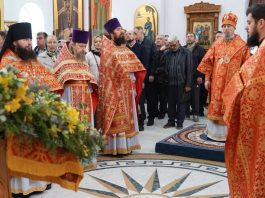 Митрополит Василий совершил богослужения в женском монастыре в честь иконы Божией Матери «Нерушимая стена»