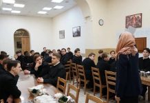 В Екатеринодарской духовной семинарии прошло занятие, посвящённое теме отцовства в современном мире