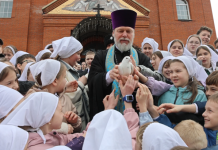 В Русской Православной школе встретили праздник Благовещения Пресвятой Богородицы