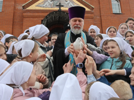 В Русской Православной школе встретили праздник Благовещения Пресвятой Богородицы