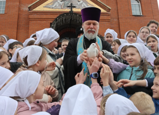 В Русской Православной школе встретили праздник Благовещения Пресвятой Богородицы