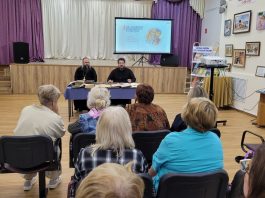 Иеромонах Спиридон (Федотов) и диакон Михаил Степанков провели лекцию в библиотеке клуба имени В. Г. Белинского