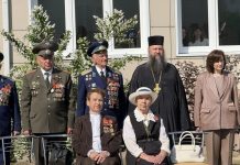 Иеромонах Спиридон (Федотов) посетил церемонию последнего звонка в СОШ № 61