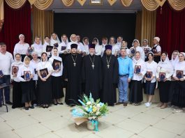 При Рождественском храме завершились певческие и регентские курсы