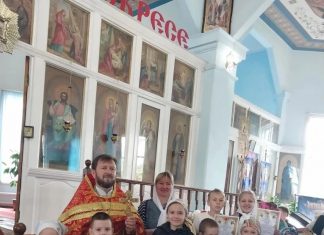 В центре развития и творчества «Радость моя» Скорбященского храма ст. Ивановской поздравили участников пасхального фестиваля