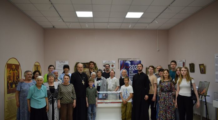 В музее истории станицы Полтавской прошла встреча прихожан двух благочиний с иконописцем