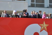 Митрополит Василий посетил парад ко Дню Победы