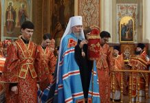 Митрополит Василий возглавил соборную Божественную литургию в Свято-Екатерининском кафедральном соборе города Краснодара