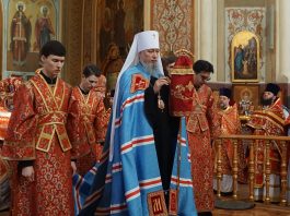 Митрополит Василий возглавил соборную Божественную литургию в Свято-Екатерининском кафедральном соборе города Краснодара