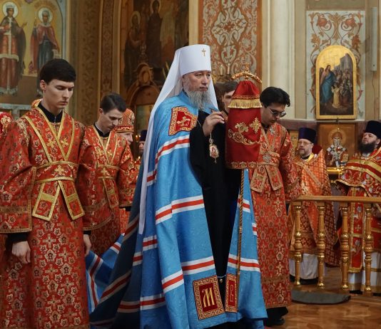 Митрополит Василий возглавил соборную Божественную литургию в Свято-Екатерининском кафедральном соборе города Краснодара