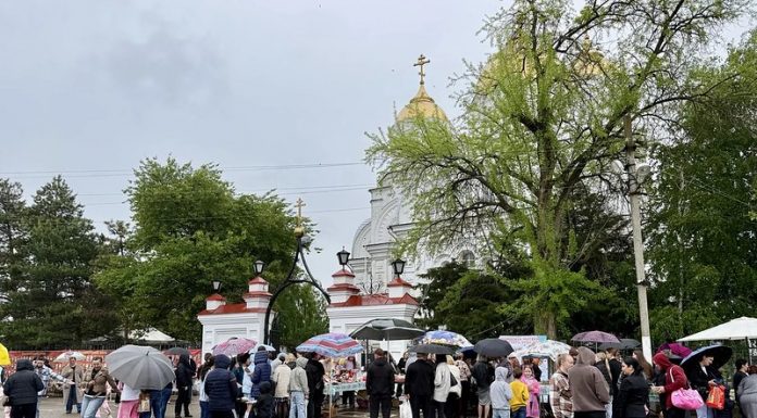 В храме Вознесения Господня ст. Пластуновкой провели благотворительную ярмарку