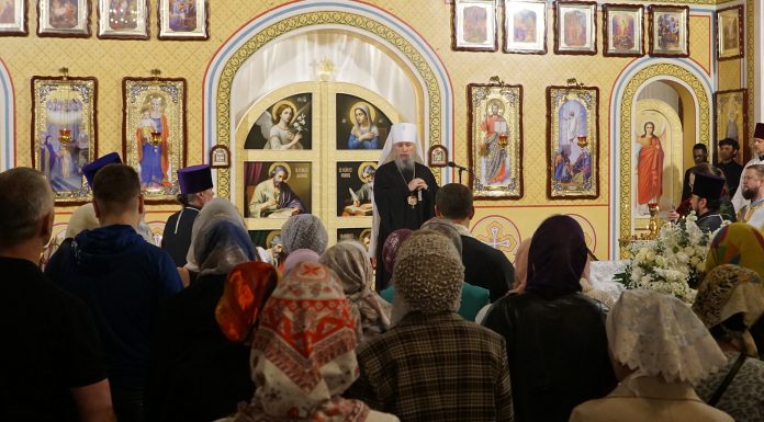 Митрополит Василий совершил всенощное бдение в храме Вознесения Господня города Краснодара