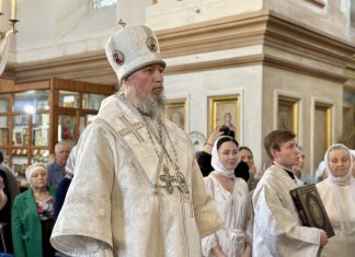 Митрополит Василий совершил Божественную литургию в храме Вознесения Господня станицы Пластуновской