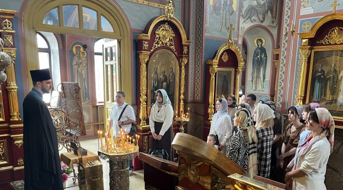 В рамках Всероссийской недели семьи в храме Георгия Победоносца прошла экскурсия для студентов Российского государственного университета правосудия