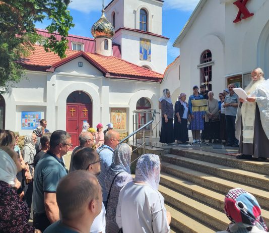 В храмах 6-го Краснодарского городского благочиннического округа совершили молебеное пение о семье