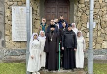 Сестры милосердия храма Святого Духа вместе с духовником иереем Алексием Скрынником совершили паломническую поездку