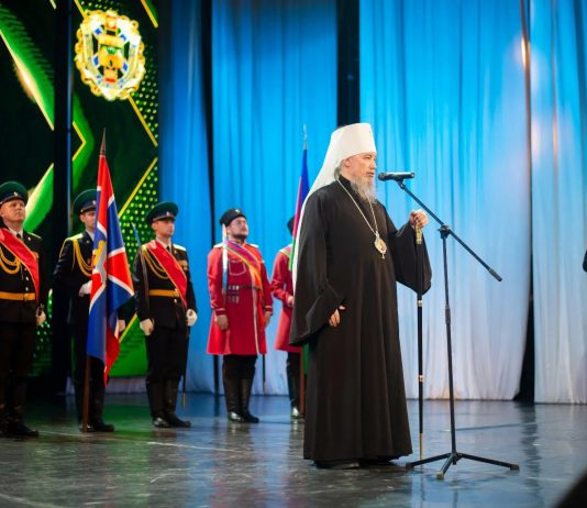Митрополит Екатеринодарский и Кубанский Василий поздравил пограничников с праздником и напомнил о важности духовного воспитания