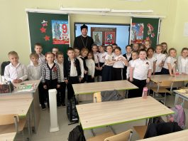 Священник Сергий Кондратенко встретился с учениками казачьего класса
