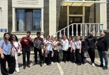 Воспитанники воскресной школы и члены миссионерской группы храма Вознесения Господня посетили дом престарелых