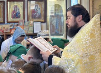 В РКШ «Лествица» при храма свт. Николая Чудотворца на Садах состоялся молебен по окончании учебного года