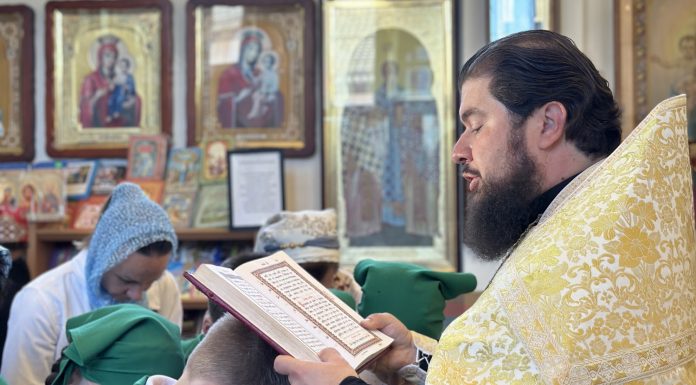 В РКШ «Лествица» при храма свт. Николая Чудотворца на Садах состоялся молебен по окончании учебного года