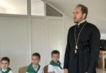 Священник рассказал школьникам о жизни святых равноапостольных Кирилла и Мефодия