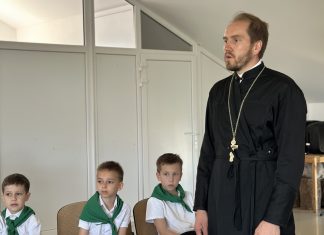Священник рассказал школьникам о жизни святых равноапостольных Кирилла и Мефодия