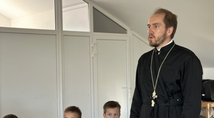 Священник рассказал школьникам о жизни святых равноапостольных Кирилла и Мефодия