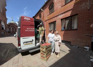 Екатеринодарская епархия передала в военный госпиталь Ростова-на-Дону гуманитарную помощь