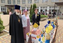 Настоятель краснодарского храма Преображения Господня протоиерей Александр Ананян принял участие в Пасхальной выставке.