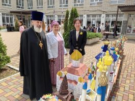 Настоятель краснодарского храма Преображения Господня протоиерей Александр Ананян принял участие в Пасхальной выставке.