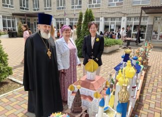 Настоятель краснодарского храма Преображения Господня протоиерей Александр Ананян принял участие в Пасхальной выставке.
