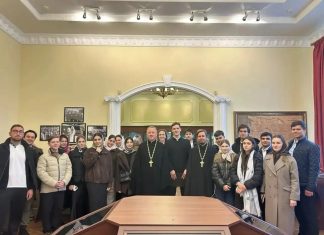 Православная молодежь Майкопской и Адыгейской епархии посетила Екатеринодарскую духовную семинарию и Свято-Троицкий собор