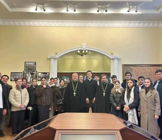 Православная молодежь Майкопской и Адыгейской епархии посетила Екатеринодарскую духовную семинарию и Свято-Троицкий собор