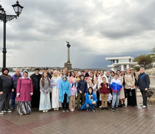 Воспитанники воскресной школы, члены сестричества, волонтёры и прихожане Свято-Троицкого собора совершили поездку в Севастополь