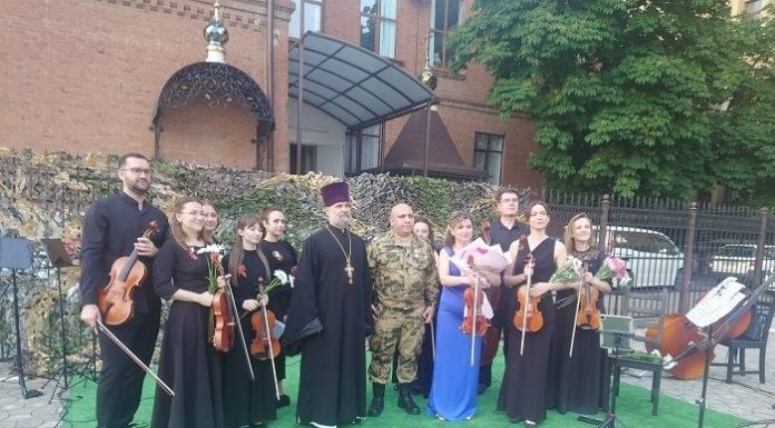 В храме Благовещения Пресвятой Богородицы города Краснодара прошёл благотворительный концерт в поддержку военнослужащих