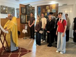 Выпускники посетили храм Вознесения Господня станицы Старомышастовской