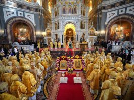Митрополит Екатеринодарский и Кубанский Василий сослужил Святейшему Патриарху в Храме Христа Спасителя