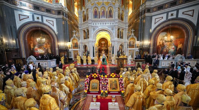 Митрополит Екатеринодарский и Кубанский Василий сослужил Святейшему Патриарху в Храме Христа Спасителя