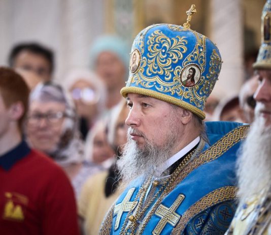 Митрополит Екатеринодарский и Кубанский Василий сослужил на соборной Божественной литургии в кафедральном соборе Волгограда