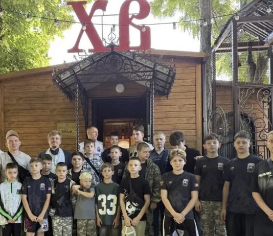 В храме святителя Луки прошел молебен перед соревнованиями для участников спортивного клуба «Рать»