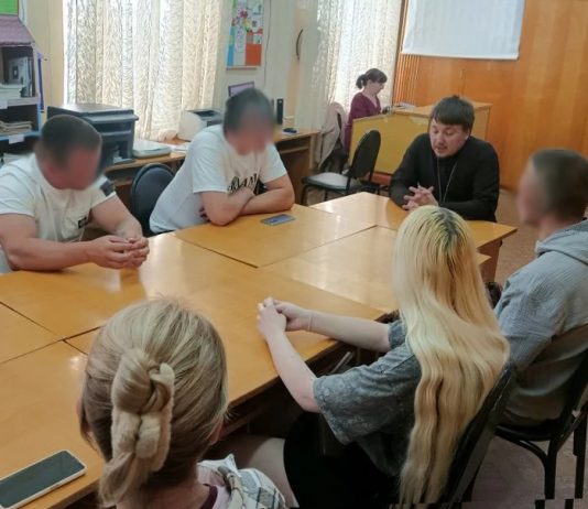 В Горячем Ключе священник побеседовал с людьми, освободившимися из мест лишения свободы