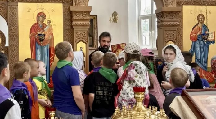 Школьники из посёлка Украинского побывали в строящемся храме