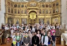 Учащиеся из летнего лагеря школы № 5 станицы Пластуновской побывали в храме Вознесения Господня